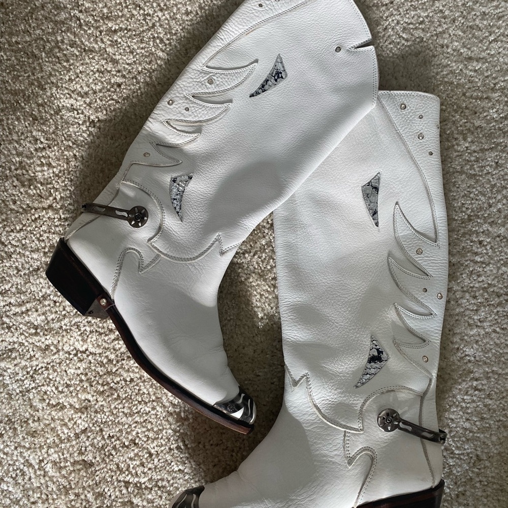 White Western-Style Women's Boots